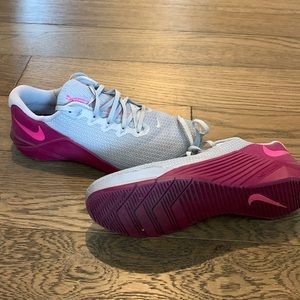 Womens Nike metcon
